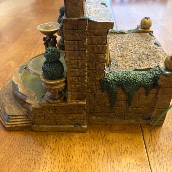 Department 56 Camden Park Fountain - Picture 7 of 8